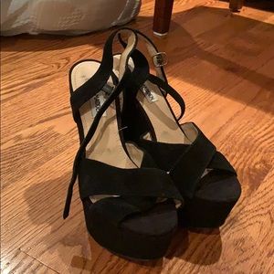 Steve Madden Size 6 Black Wedge Heels